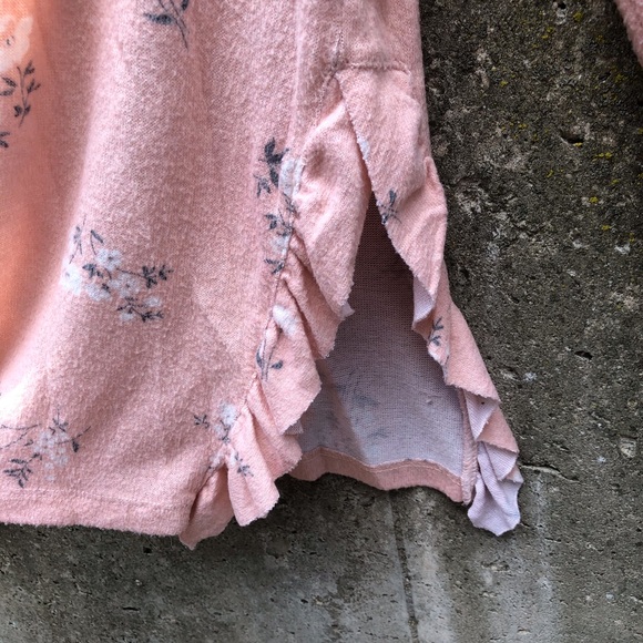 LC Lauren Conrad Pink Floral Top - Picture 4 of 10